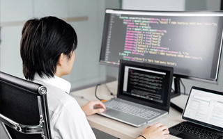 高平 api php源码,下载的php源码怎么运行呢？